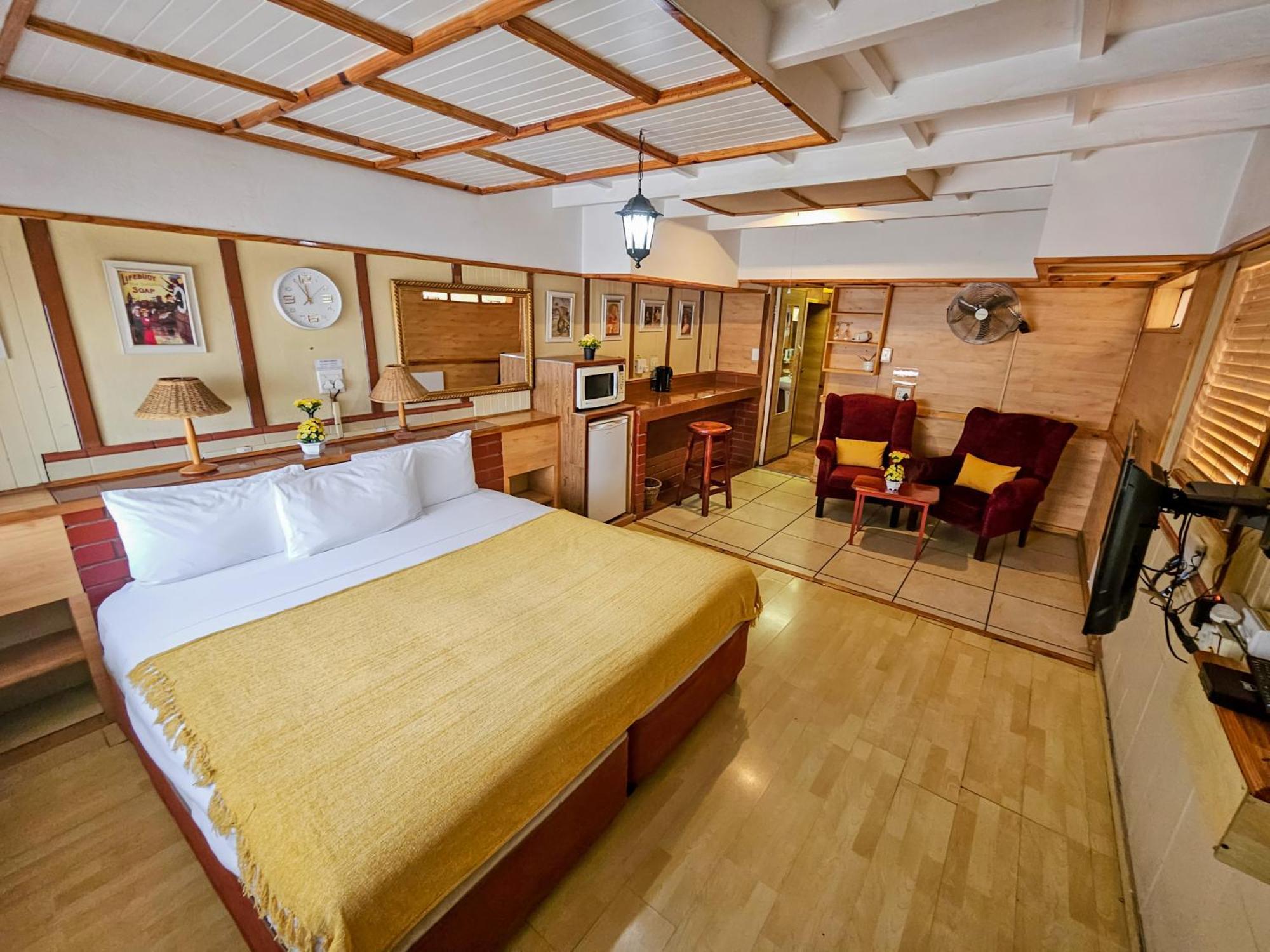 Tudor Lodge Guest House Йоханесбург Екстериор снимка