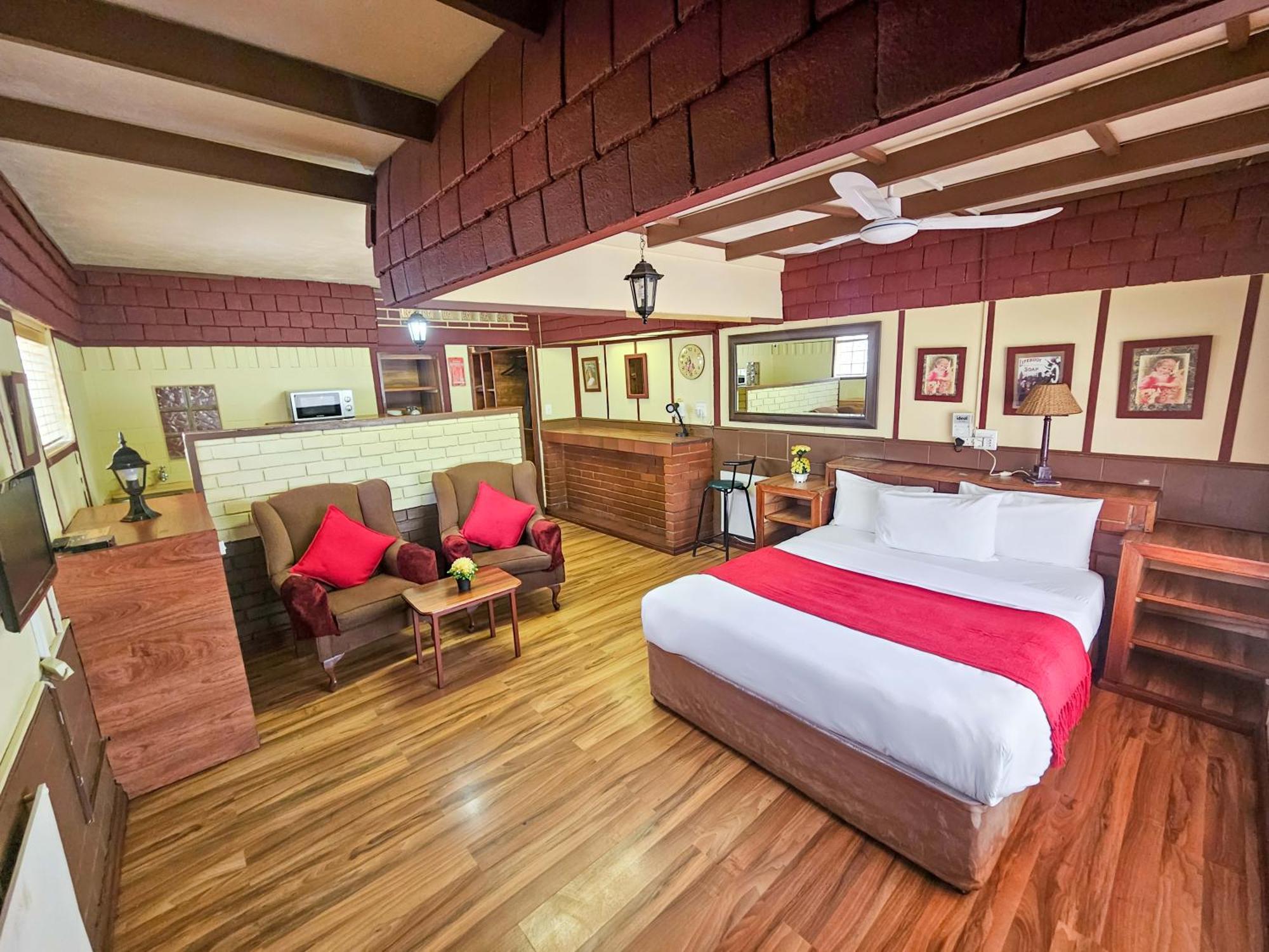 Tudor Lodge Guest House Йоханесбург Екстериор снимка