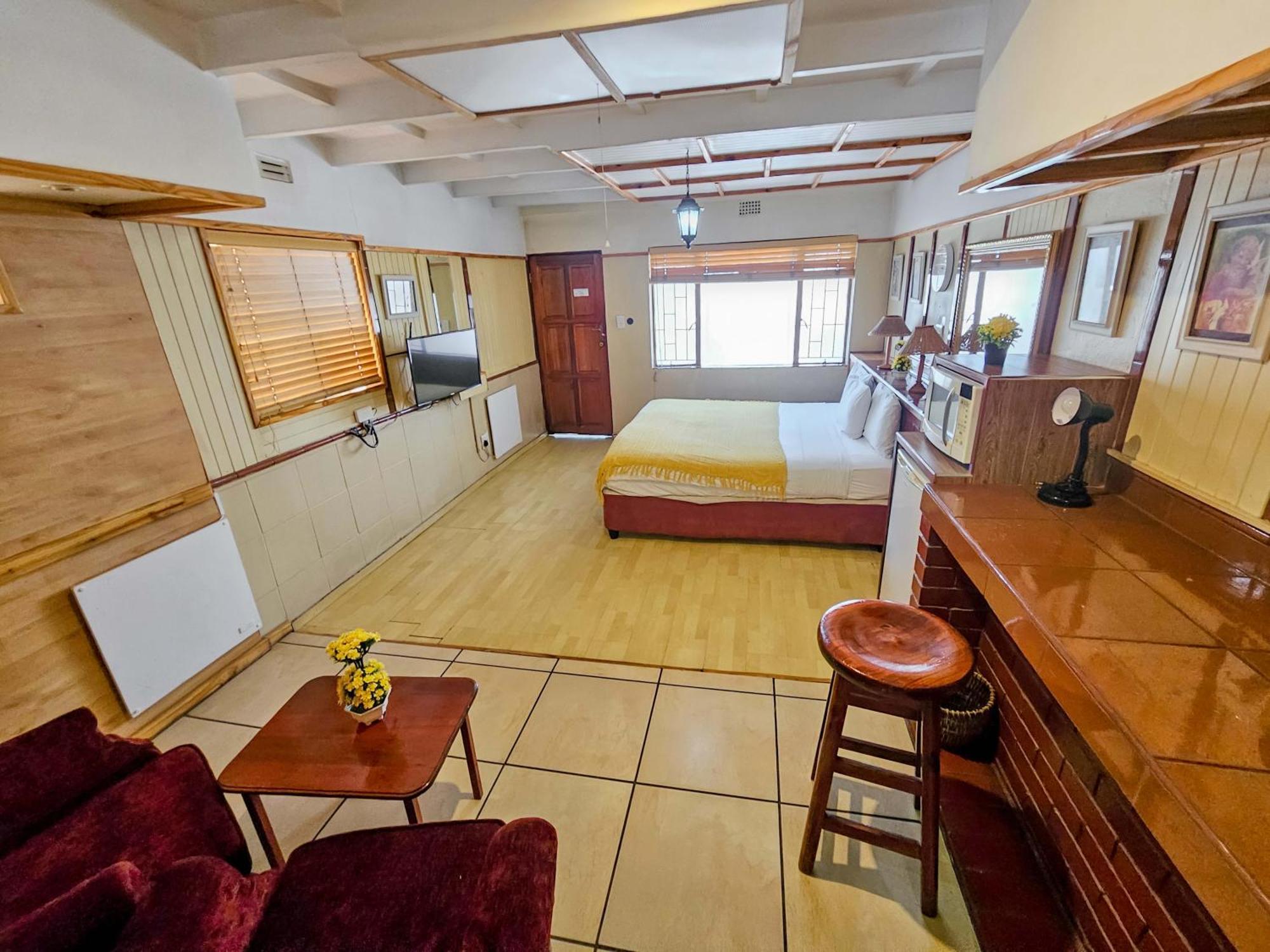 Tudor Lodge Guest House Йоханесбург Екстериор снимка