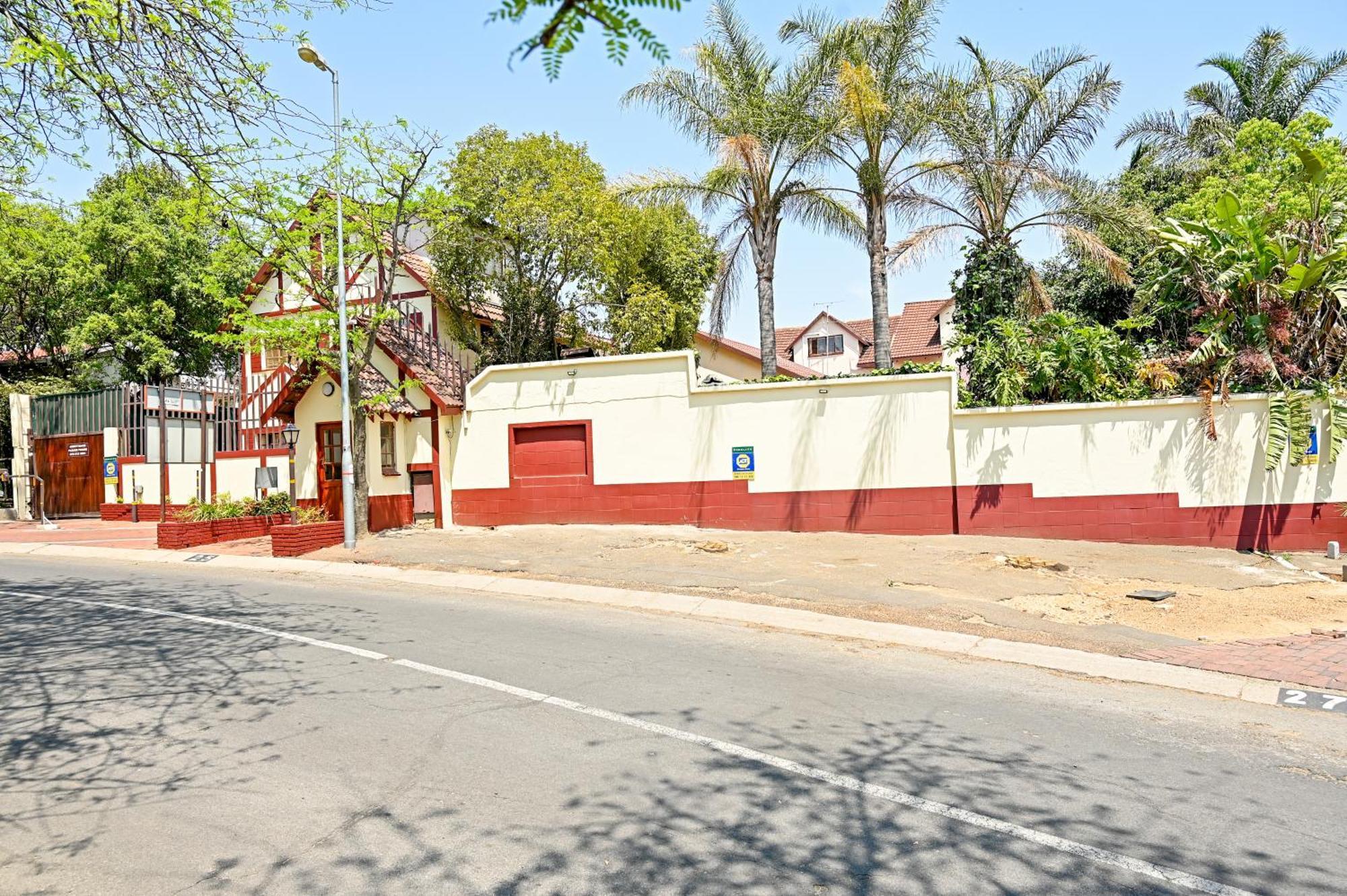 Tudor Lodge Guest House Йоханесбург Екстериор снимка